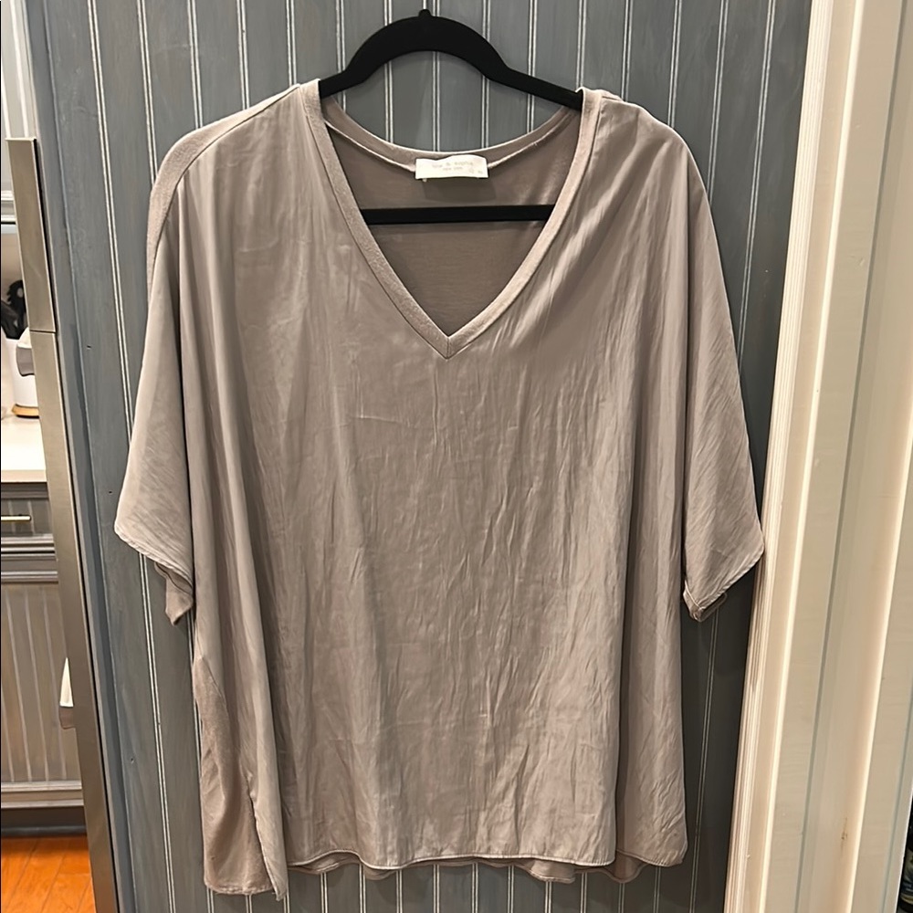 Lola & Sophie Tan Gray Boxy Short Sleeve Blouse